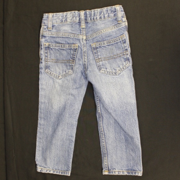 Straight Legged Jeans - Picture 2 of 3